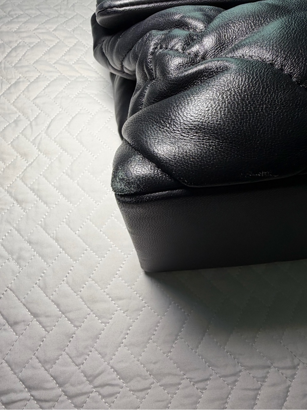 Kurt Geiger London XXL Quilted Leather Handbag - Picture 6 of 12
